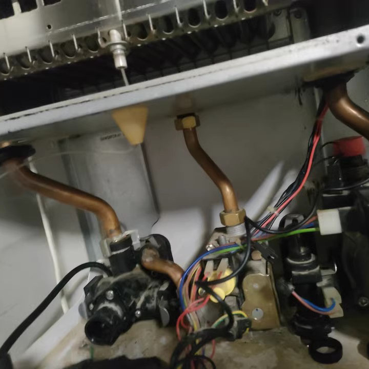 壁挂炉售后维修1